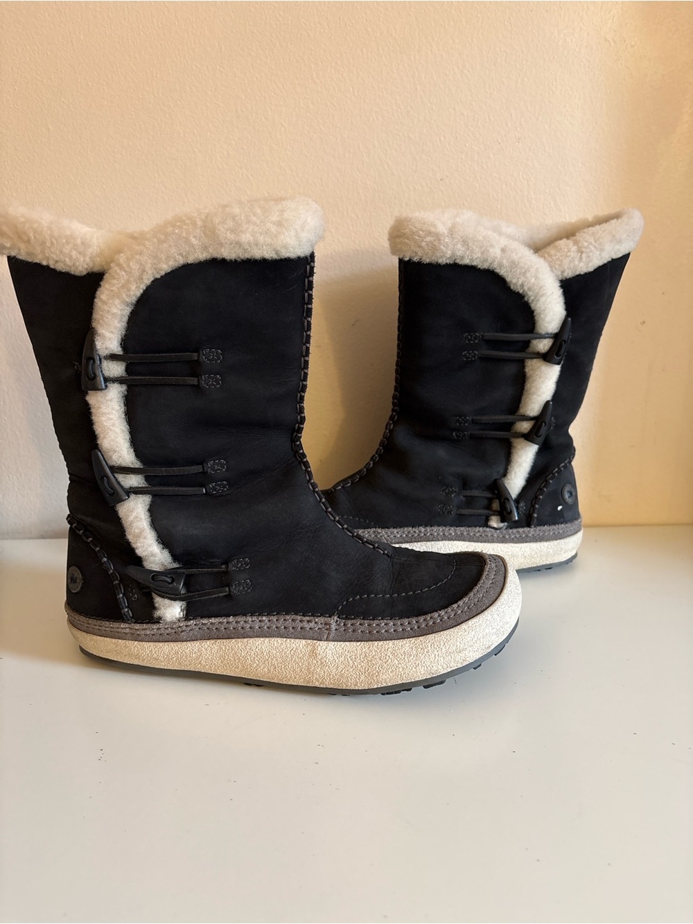Merrell Spirit Tibet High Black Leather Boots Polartec Women’s Size 8 USA
Used i